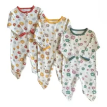 Pyjamas-fleurs-en-coton-pour-bebe