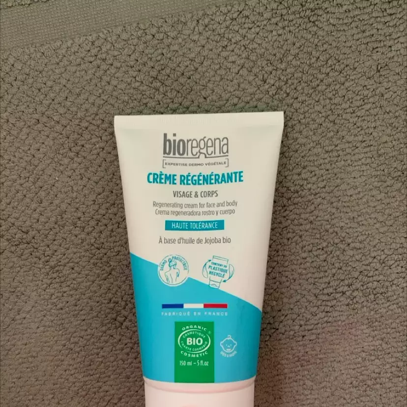 creme-solaire-creme-regenerante-visage-et-corps-bioregena.webp