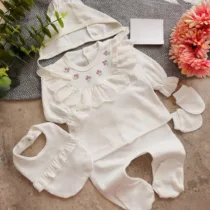 pack-de-naissance-5-pieces-avec-broderie-pour-fille-cayzen.jpg