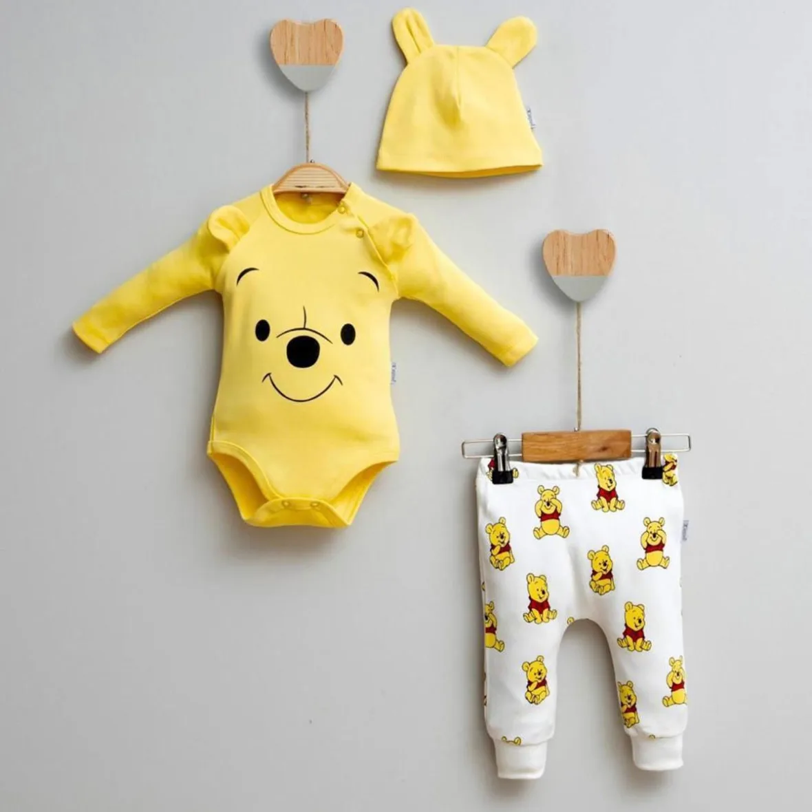 Ensemble 3 Pièces Avec Bonnet Imprimé Winnie L’ourson – Cayzen