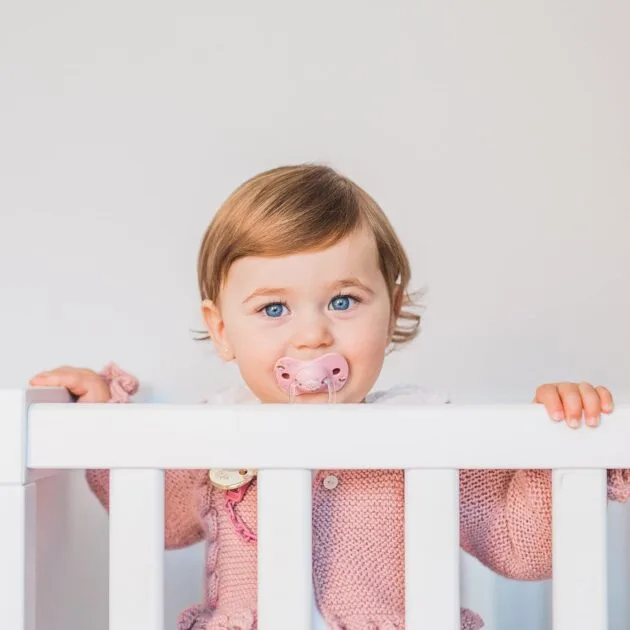 sucette-physiologique-premium-gold-0-6-mois-suavinex-1-630×630