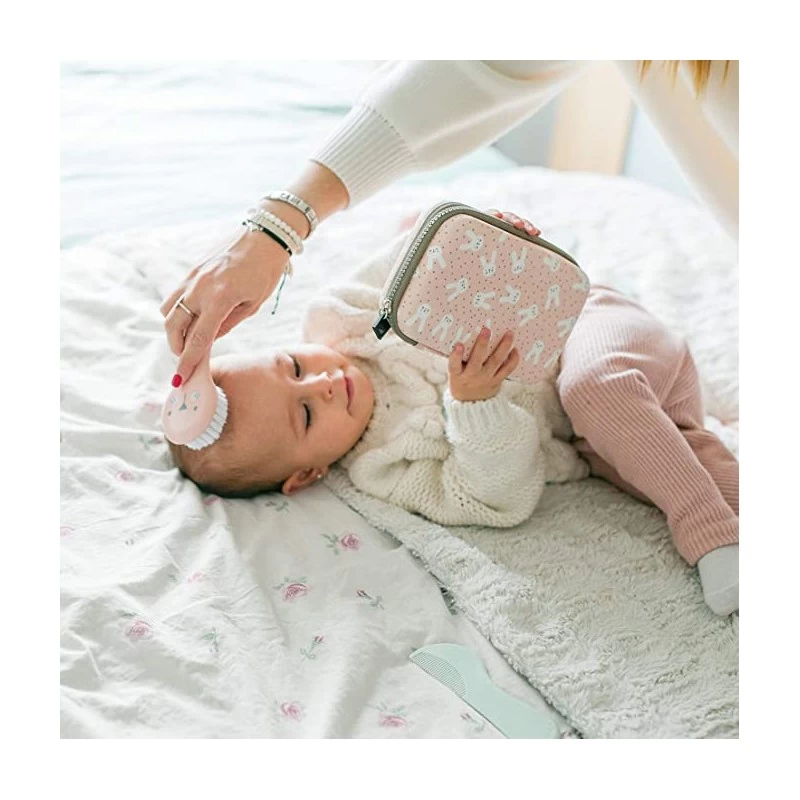 brosse-et-peigne-pour-bebe-doux