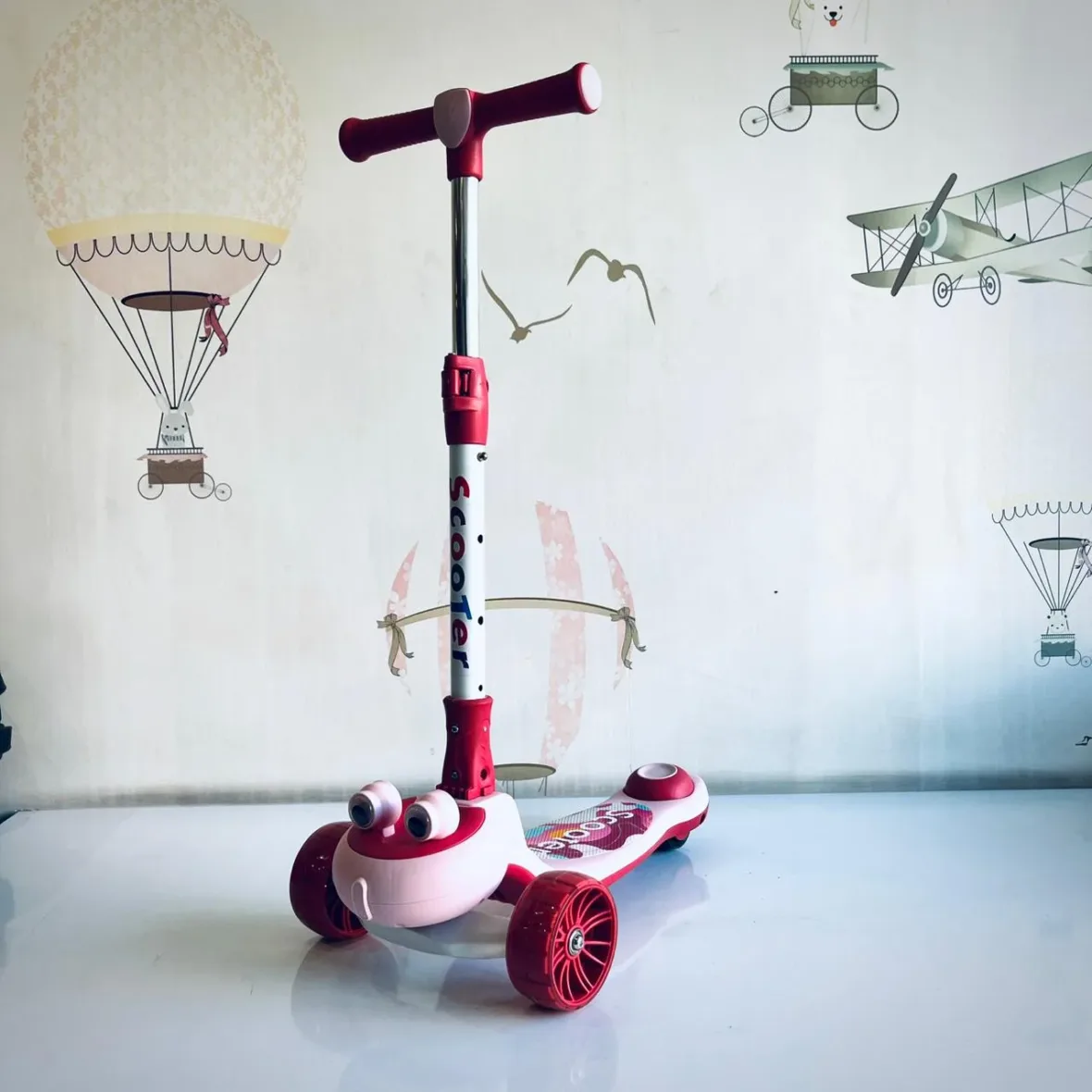 trottinette-bebe-avec-roues-lumineuses-et-musique-rose