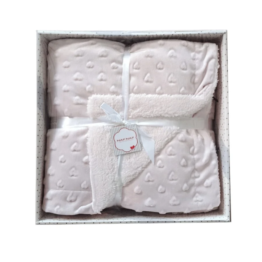 Couverture110 x 140cm rose en peluche avec cœurs sherpa – Naf Naf